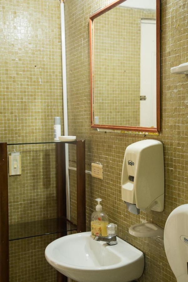 Hostel Spring City Медельїн Екстер'єр фото