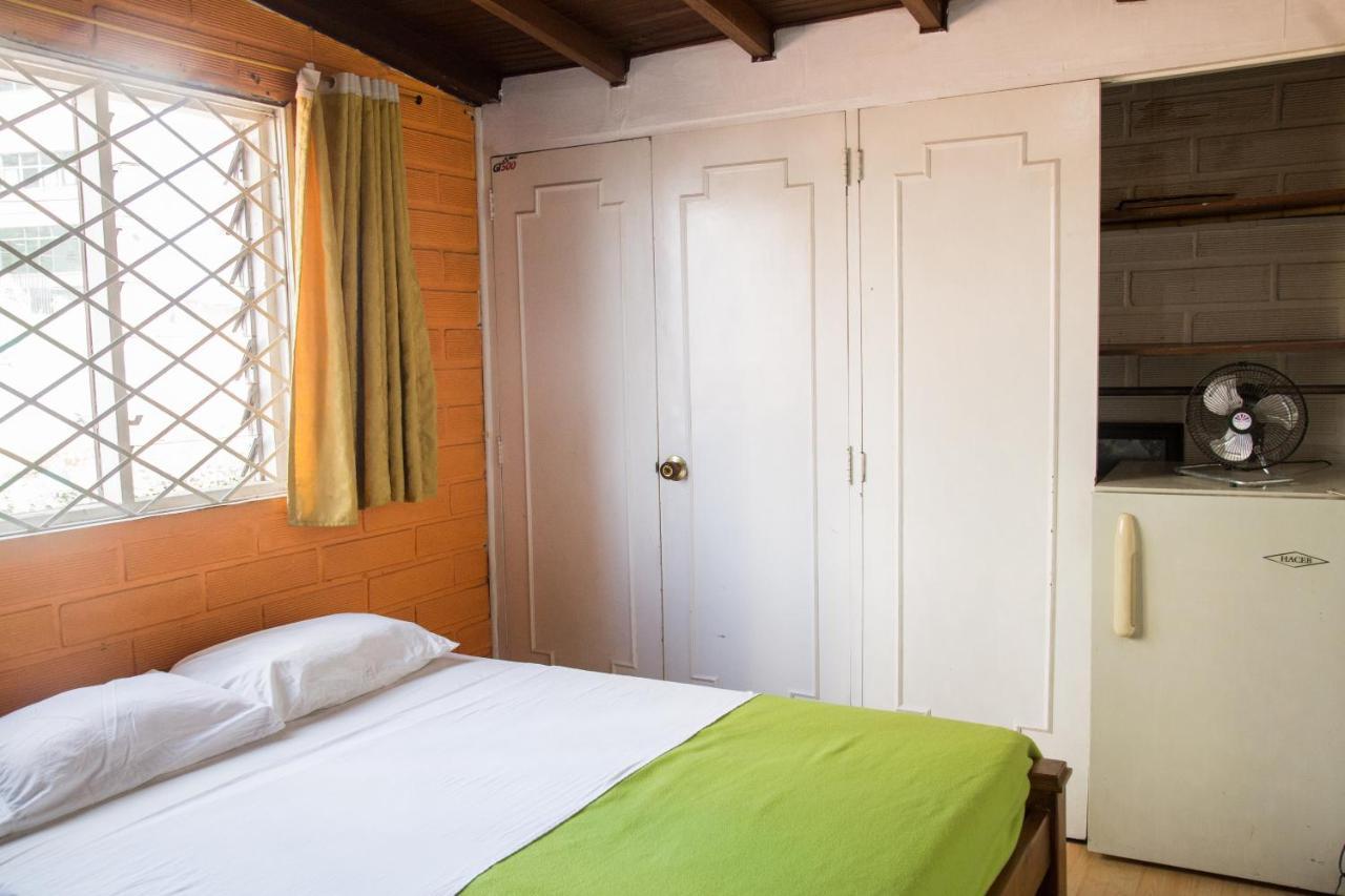 Hostel Spring City Медельїн Екстер'єр фото